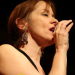 Suzanne Vega beim Würzburger Hafensommer